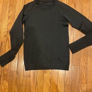 Lululemon Rest Less 6 black top
